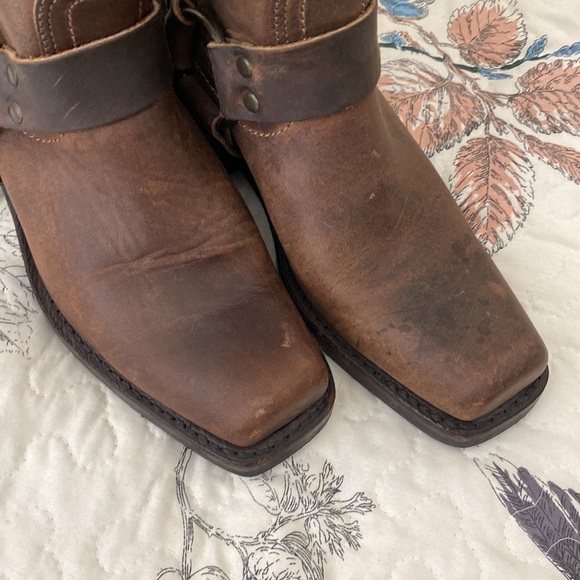 Frye women’s square toed boots size 6.5.  “HARNESS 12R” - Picture 5 of 8